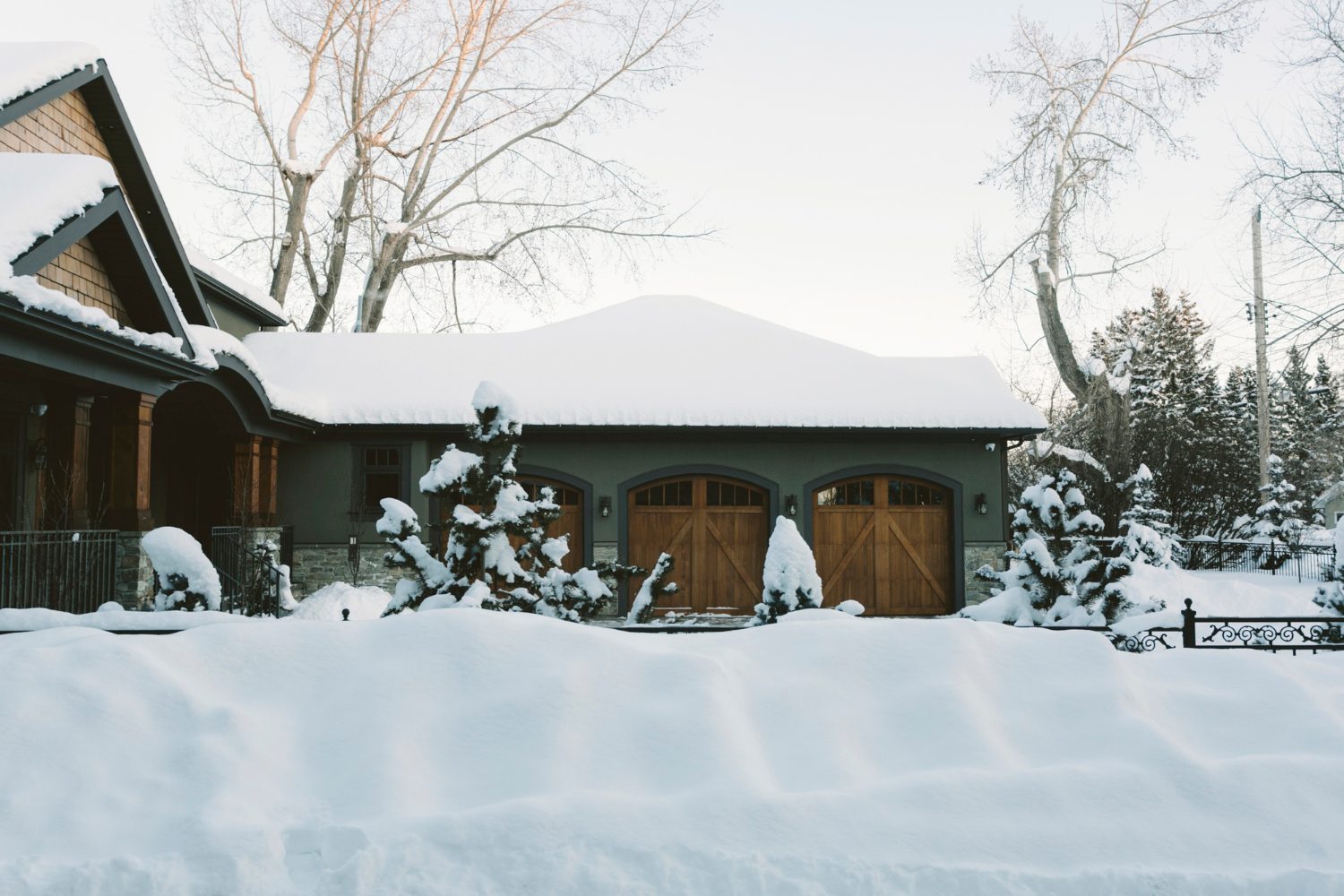 snowy-country-house-winter snowy-country-house-winter